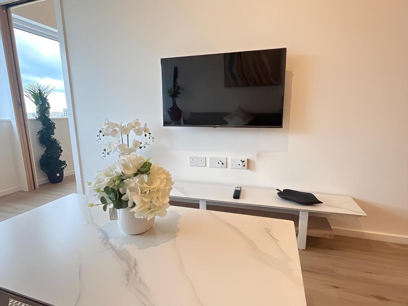 1Br Luxury Flat At Train Station - Long Stays Welcome - Just Ask Milton Keynes Exterior foto