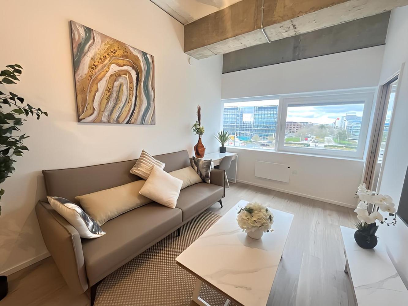 1Br Luxury Flat At Train Station - Long Stays Welcome - Just Ask Milton Keynes Exterior foto